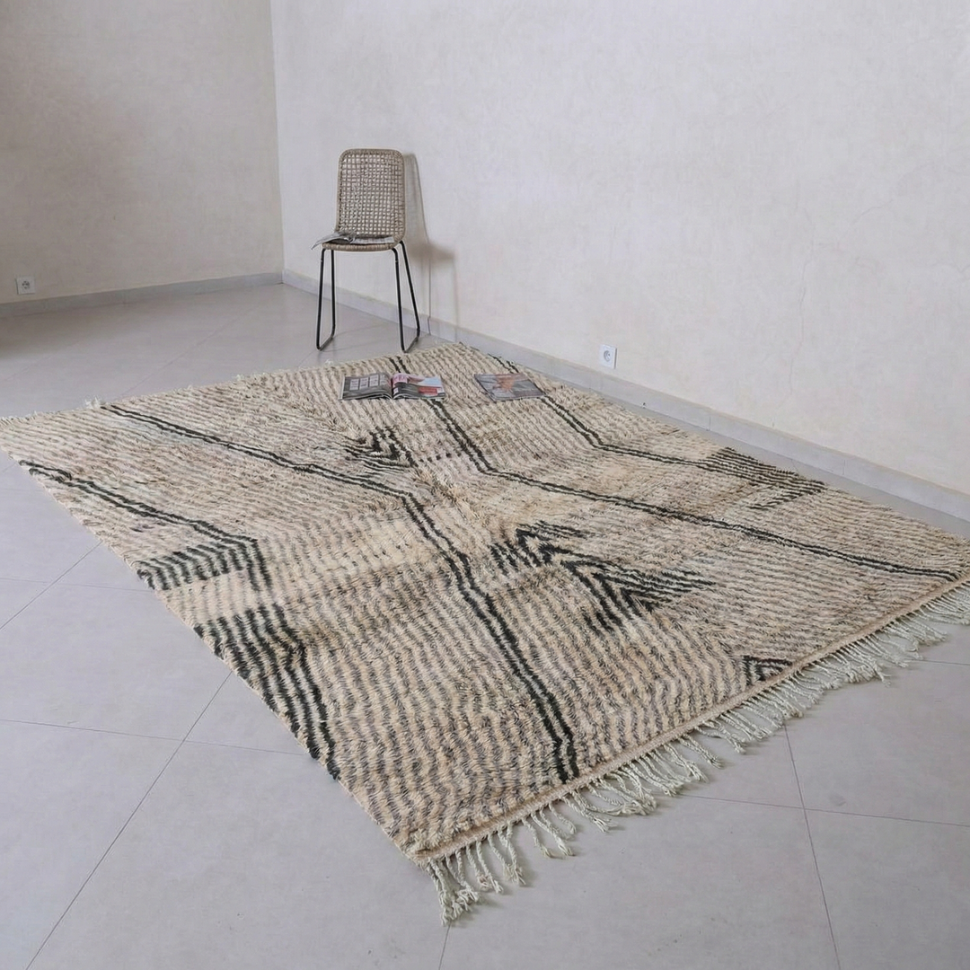 Custom Beni Mrirt Rug – Organic Radiating Lines in Cream &amp; Charcoal
