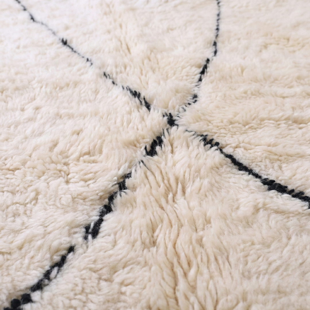 Authentic Custom Beni Mrirt Rug – Minimalist Geometric Design