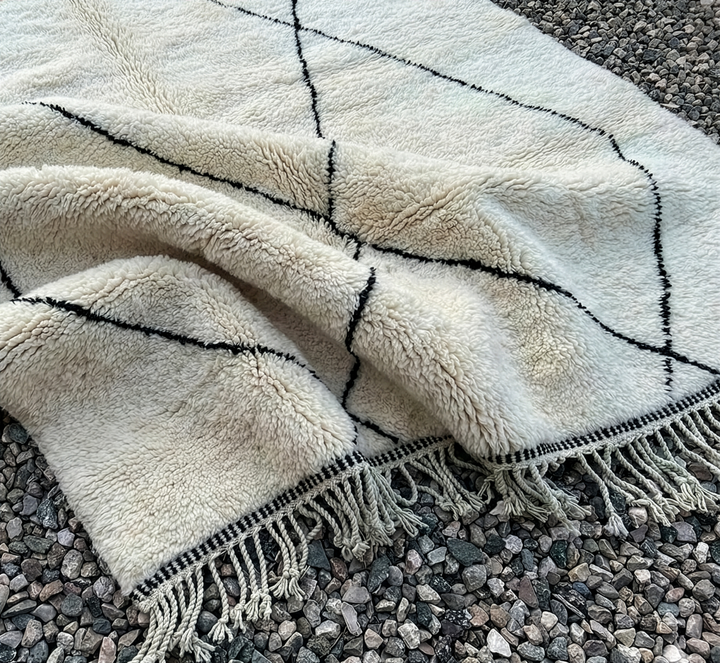 Authentic Custom Beni Mrirt Rug – Minimalist Geometric Design