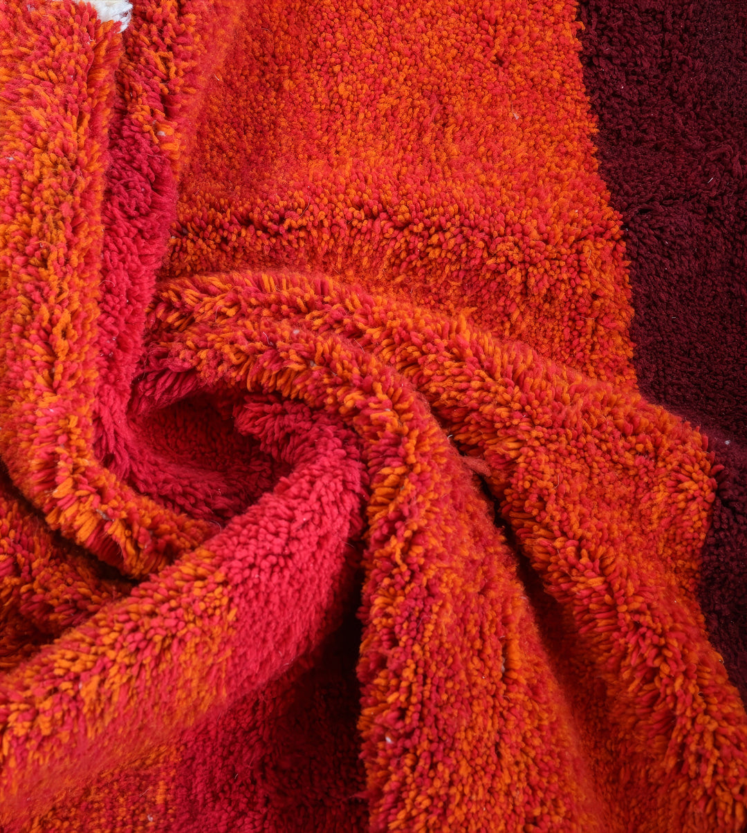 Tapis Beni Ourain sur mesure | Bordeaux et orange coucher de soleil
