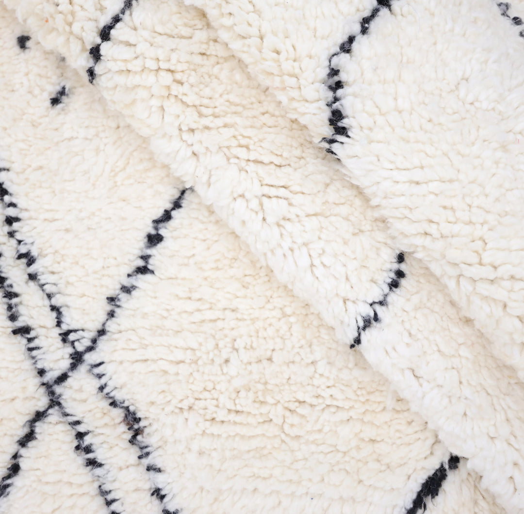 Tapis Beni Ourain personnalisé | Motif à lignes asymétriques abstraites
