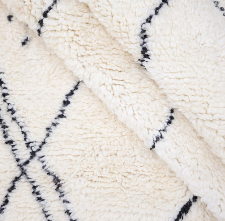 Tapis Beni Ourain personnalisé | Motif à lignes asymétriques abstraites