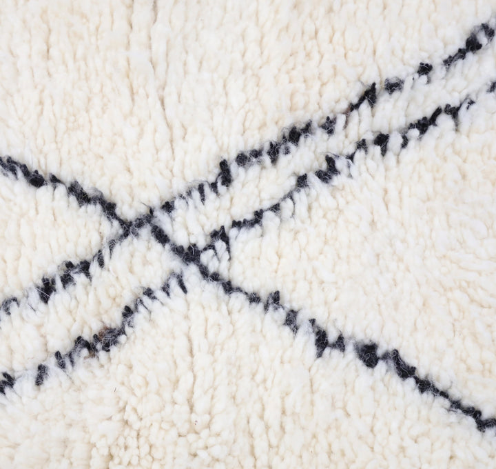 Tapis Beni Ourain personnalisé | Motif à lignes asymétriques abstraites