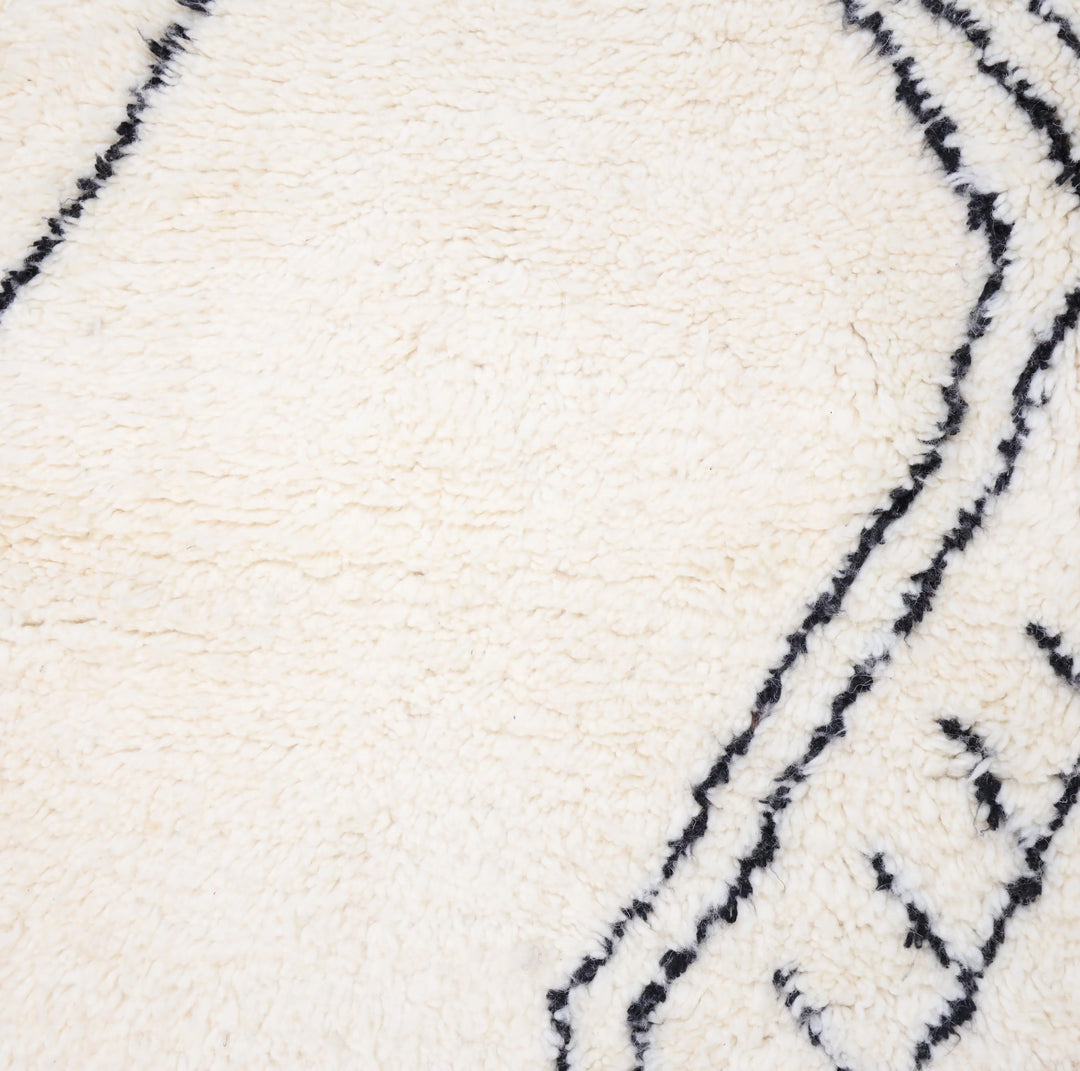 Custom Moroccan Round Rug – Abstract Asymmetrical Line Design