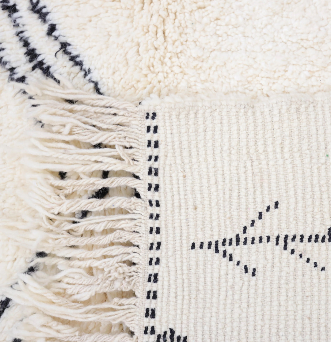 Tapis Beni Ourain personnalisé | Motif à lignes asymétriques abstraites