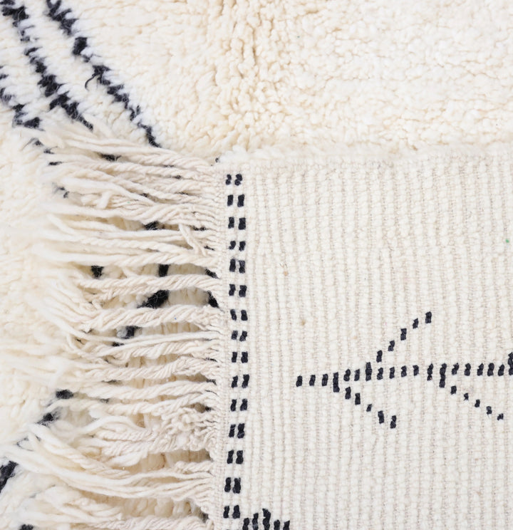 Tapis Beni Ourain personnalisé | Motif à lignes asymétriques abstraites