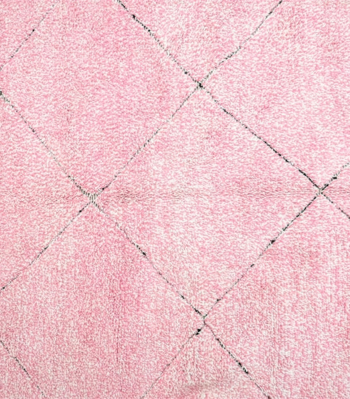 Custom Moroccan Round Rug – Vibrant Pink Diamond Trellis