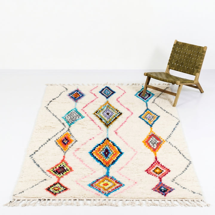 Tapis Azilal Authentique et Personnalisé – Mosaïque Tribale Vibrante