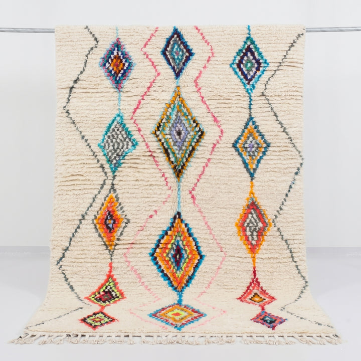 Tapis Azilal Authentique et Personnalisé – Mosaïque Tribale Vibrante