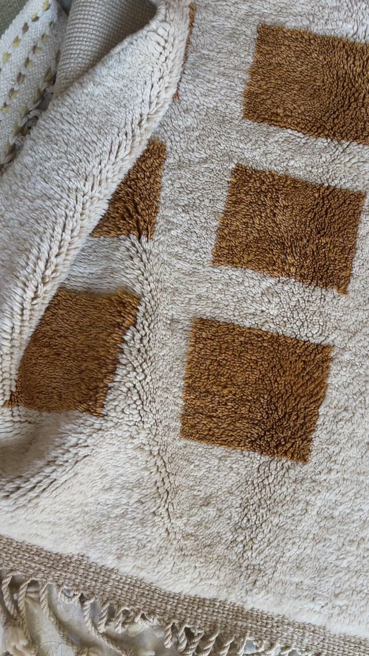 Tapis Beni Mrirt Sur Mesure | Grille de Blocs Caramel