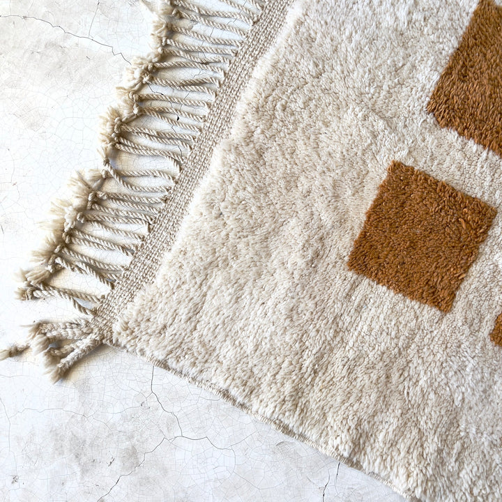 Tapis Beni Mrirt Sur Mesure | Grille de Blocs Caramel