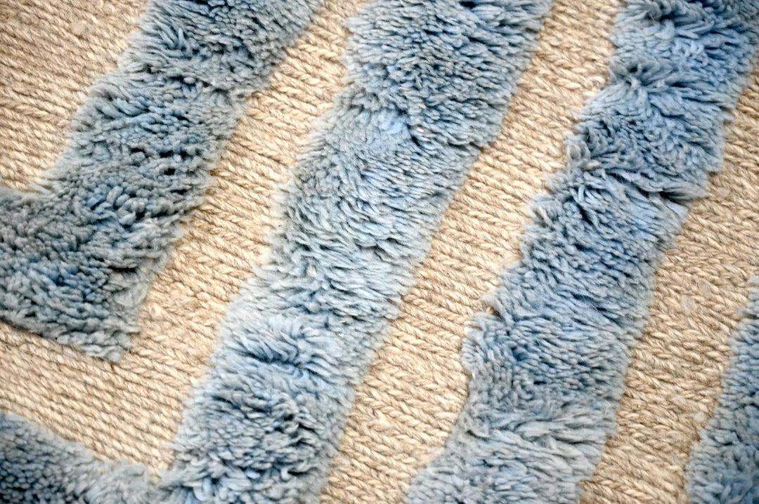 Custom Beni Mrirt Rug | Chromatic Blue Abstract Gradient
