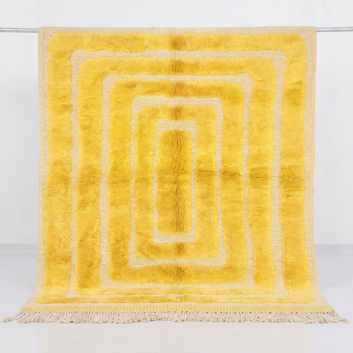 Custom Beni Mrirt Rug | Chromatic Gold Abstract Gradient