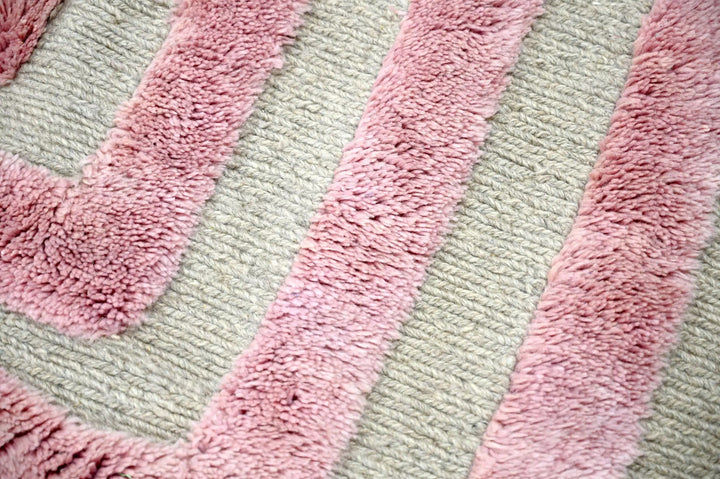 Custom Beni Mrirt Rug | Chromatic Rose Abstract Gradient