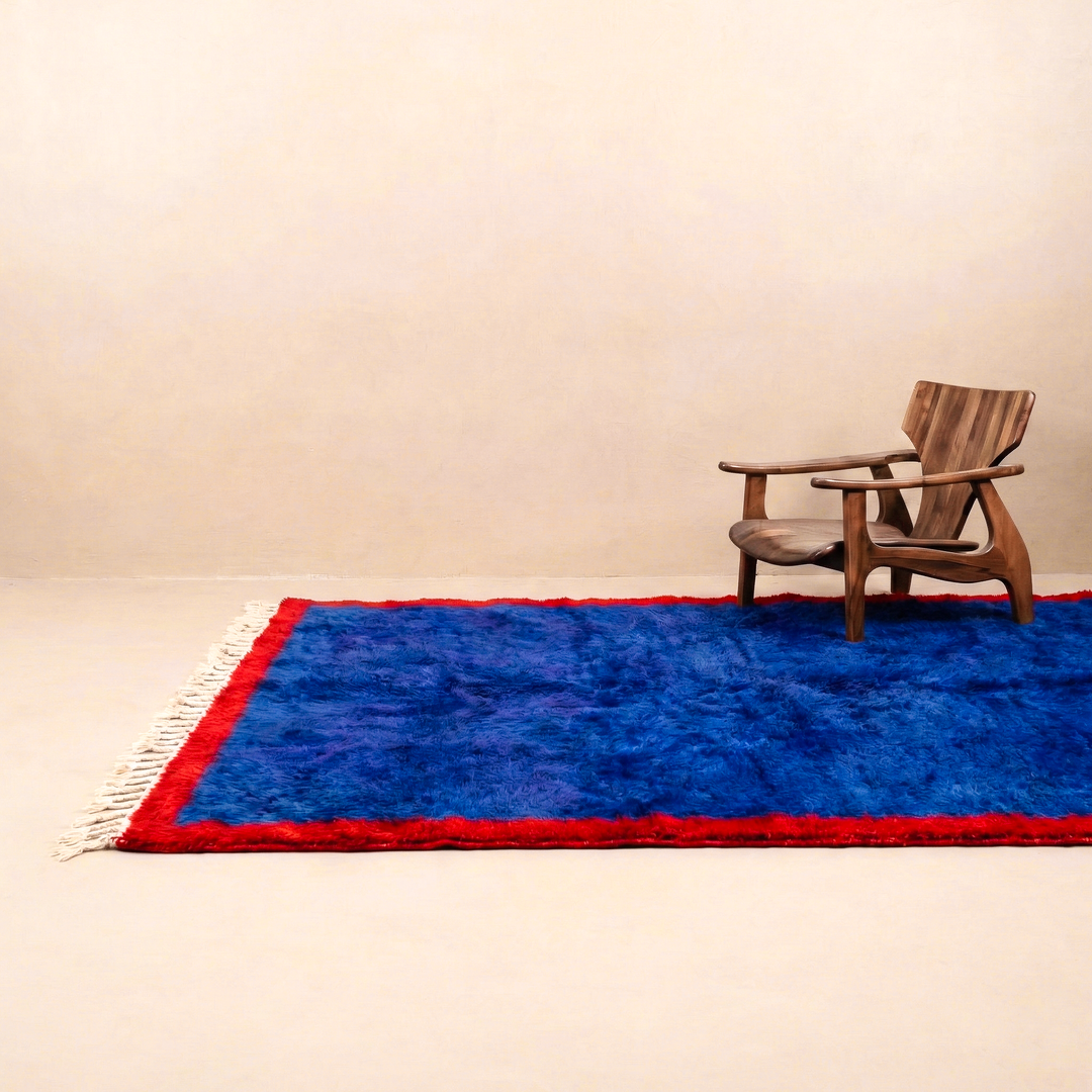 Tapis Beni Mrirt sur mesure | Bleu cobalt et bordure rouge