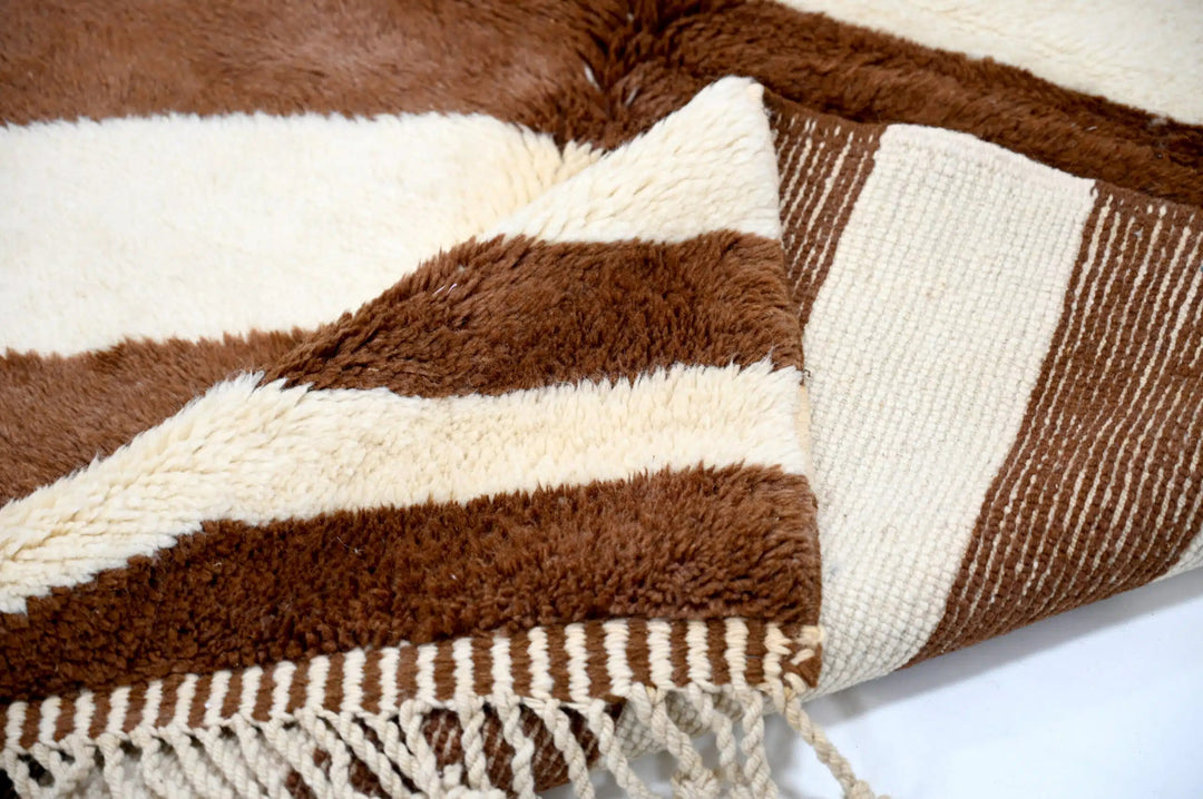 Tapis Beni Mrirt sur mesure | Vague dimensionnelle marron et crème