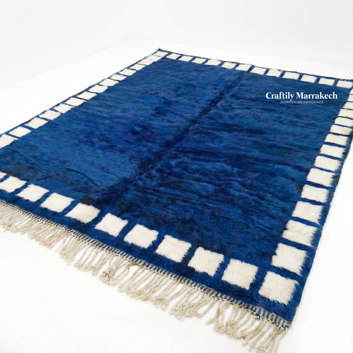 Tapis Beni Mrirt sur mesure | Carreaux bleu indigo et crème