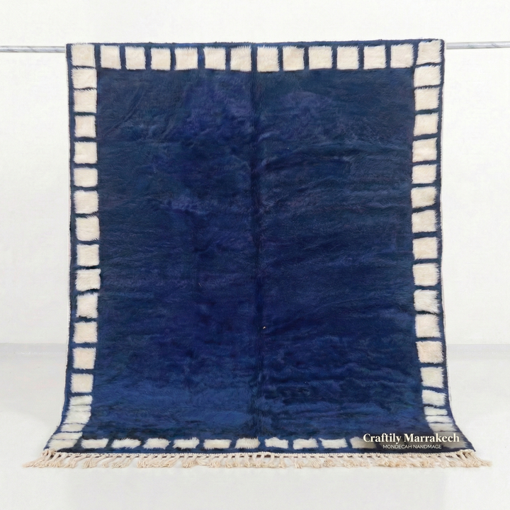 Tapis Beni Mrirt sur mesure | Carreaux bleu indigo et crème