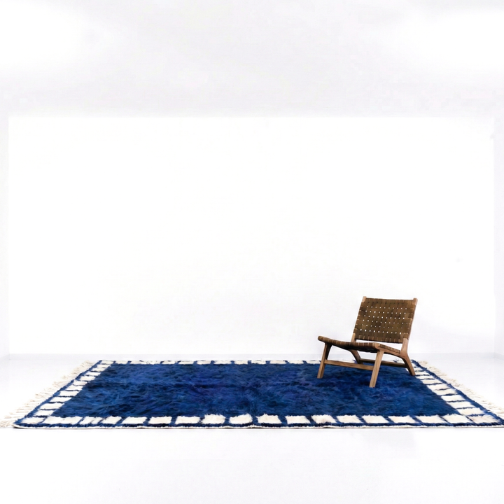 Tapis Beni Mrirt sur mesure | Carreaux bleu indigo et crème