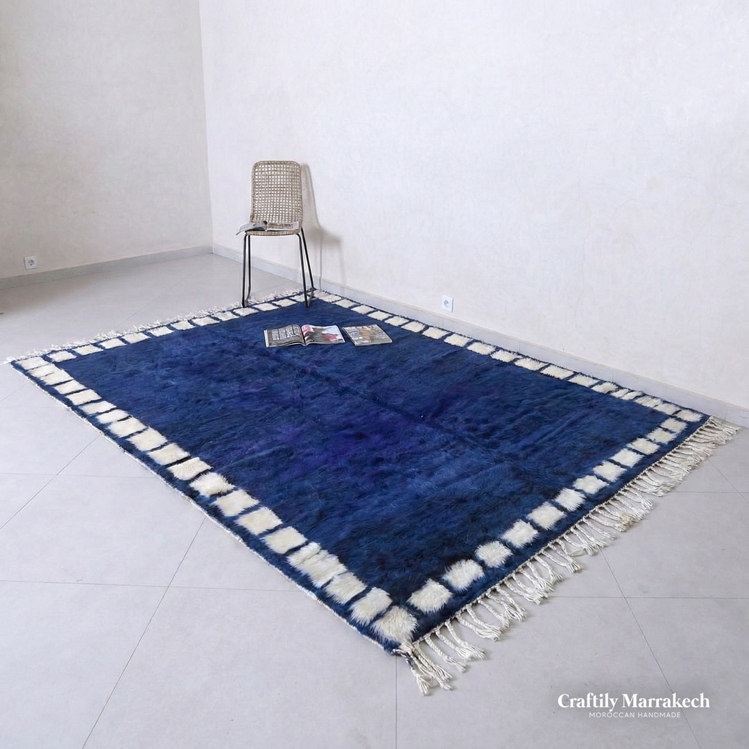 Tapis Beni Mrirt sur mesure | Carreaux bleu indigo et crème