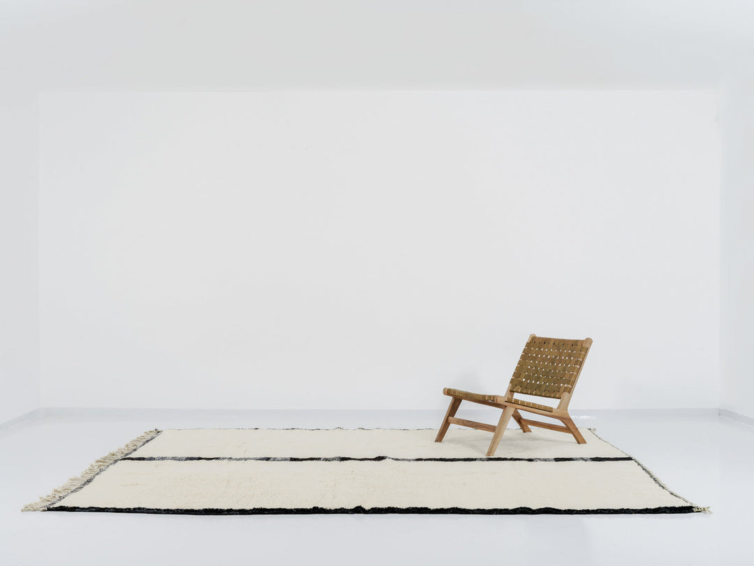 Custom Beni Mrirt Rug | Minimalist Single Stripe
