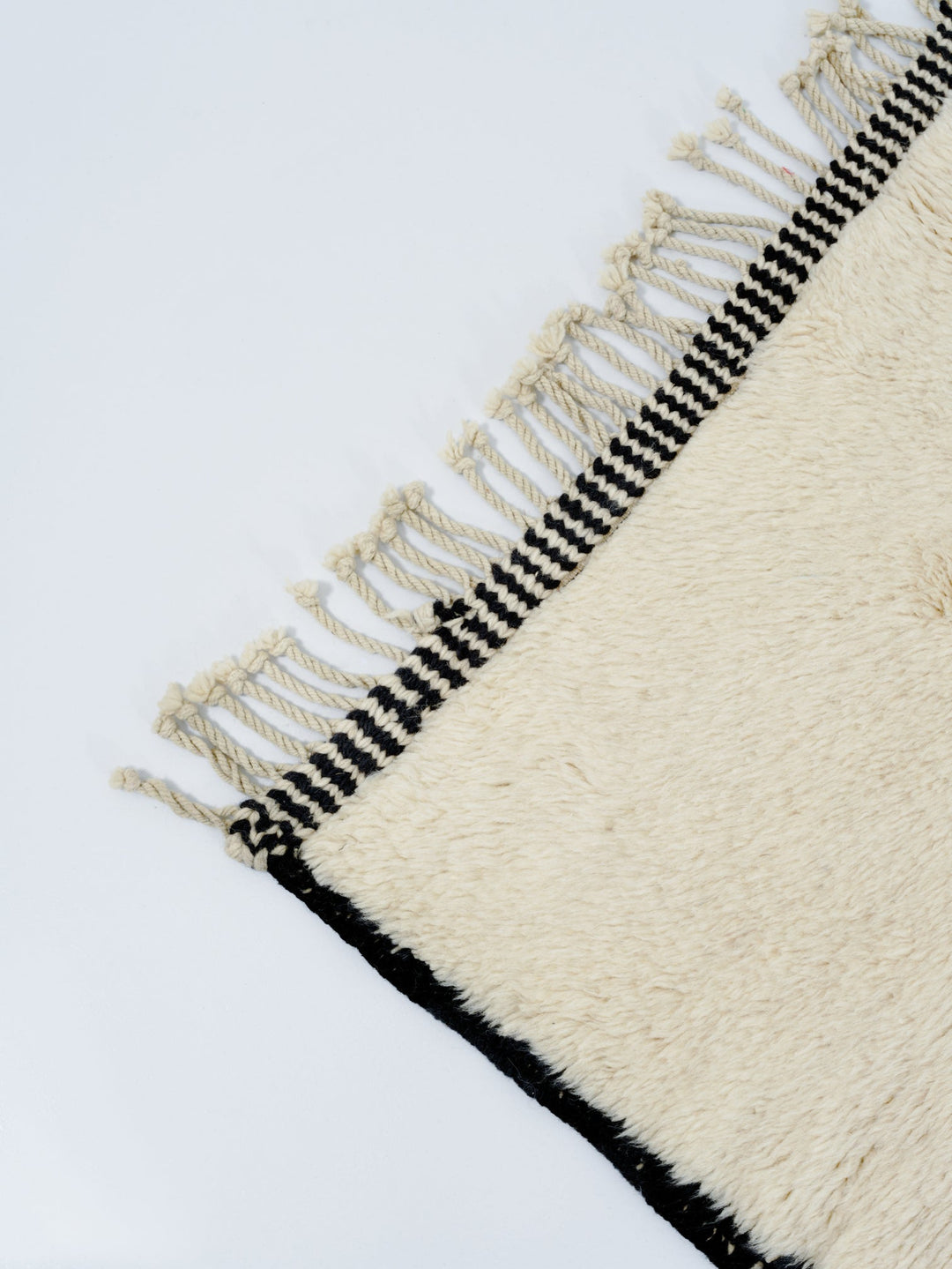 Custom Beni Mrirt Rug | Minimalist Single Stripe