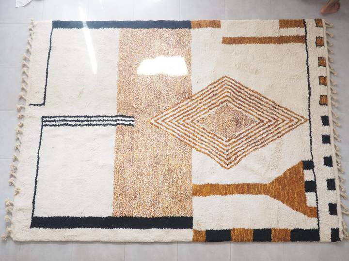Tapis Beni Ourain sur mesure - Art géométrique moutarde et taupe