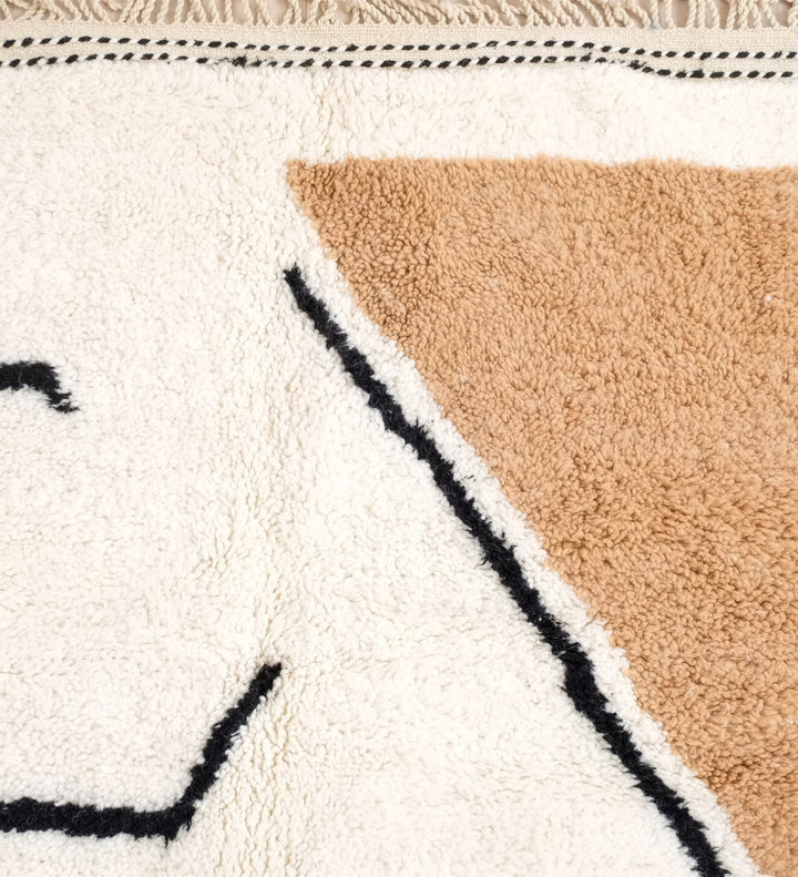 Tapis Beni Ourain personnalisé | Art linéaire abstrait et accents géométriques