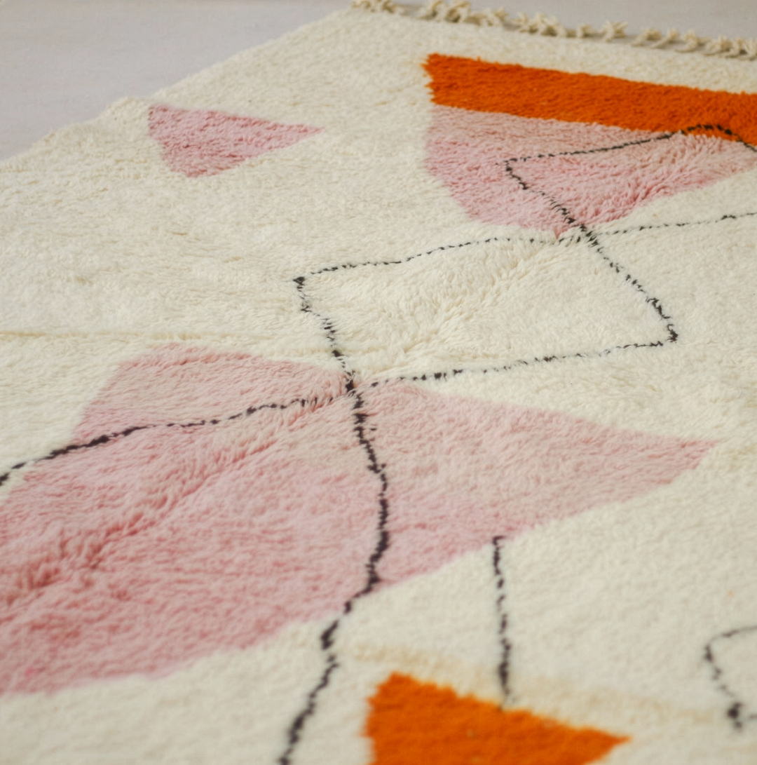 Tapis Beni Ourain personnalisé | Art géométrique abstrait pêche, rose et orange