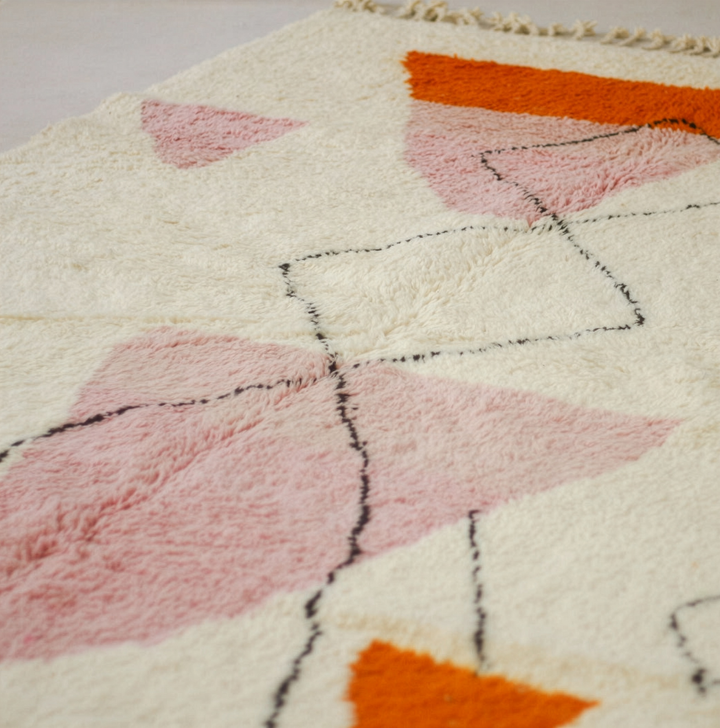 Tapis Beni Ourain personnalisé | Art géométrique abstrait pêche, rose et orange