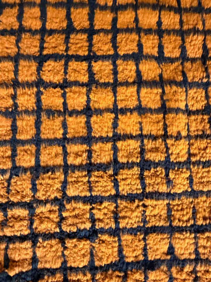 Tapis Beni Ourain personnalisé | Grille orange brûlé et noire