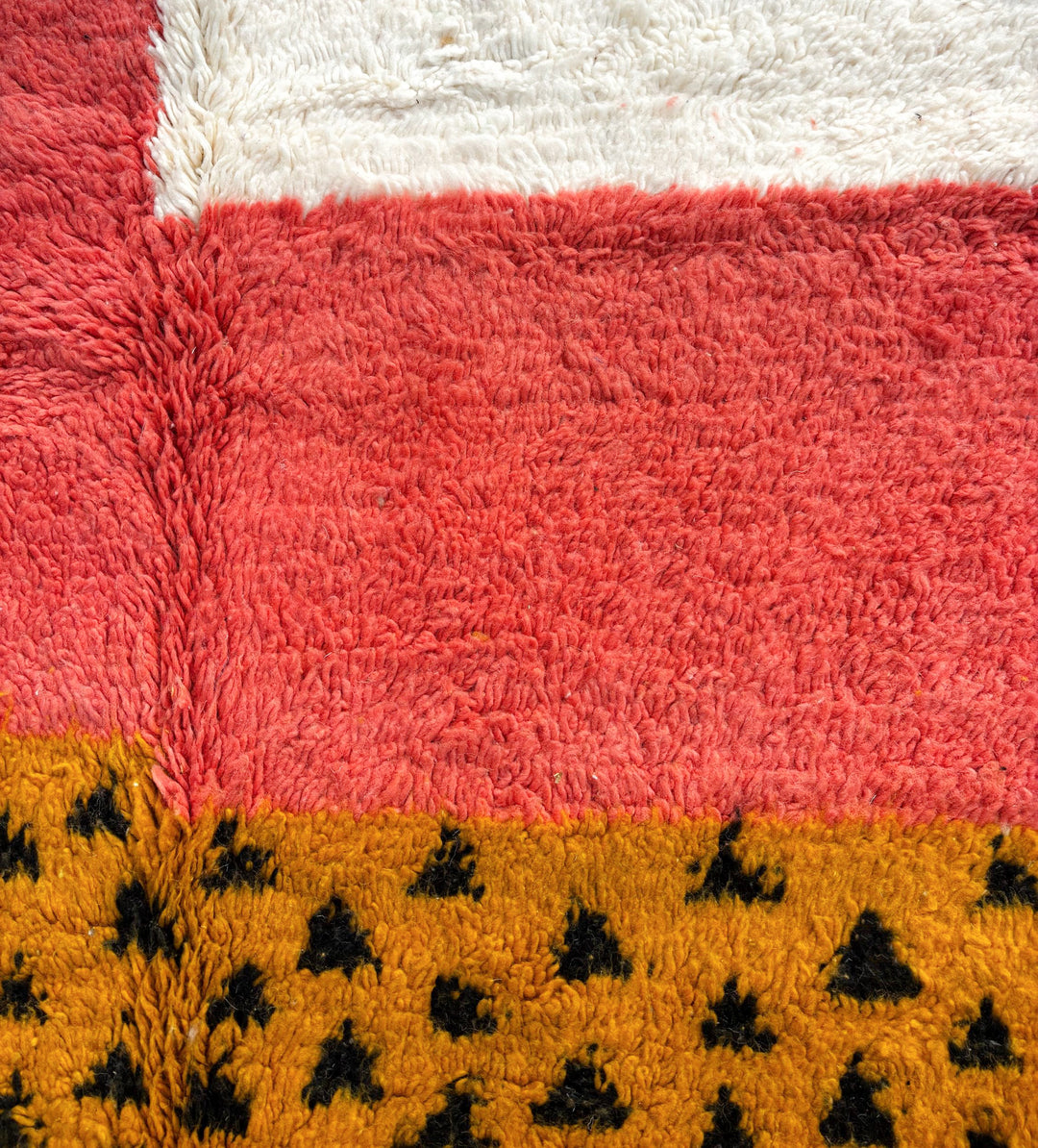 Tapis Beni Ourain sur mesure | Color block et motifs géométriques Safran