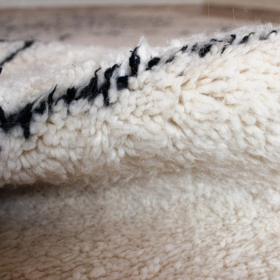 Tapis Beni Ourain sur mesure | Motif géométrique losanges crème et anthracite