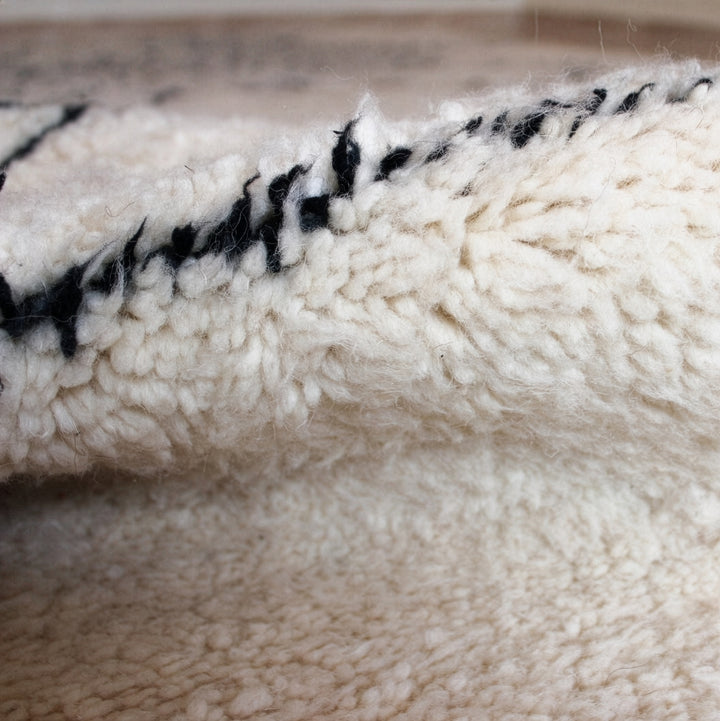 Tapis Beni Ourain sur mesure | Motif géométrique losanges crème et anthracite