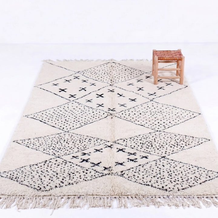 Tapis Beni Ourain sur mesure | Motif géométrique losanges crème et anthracite