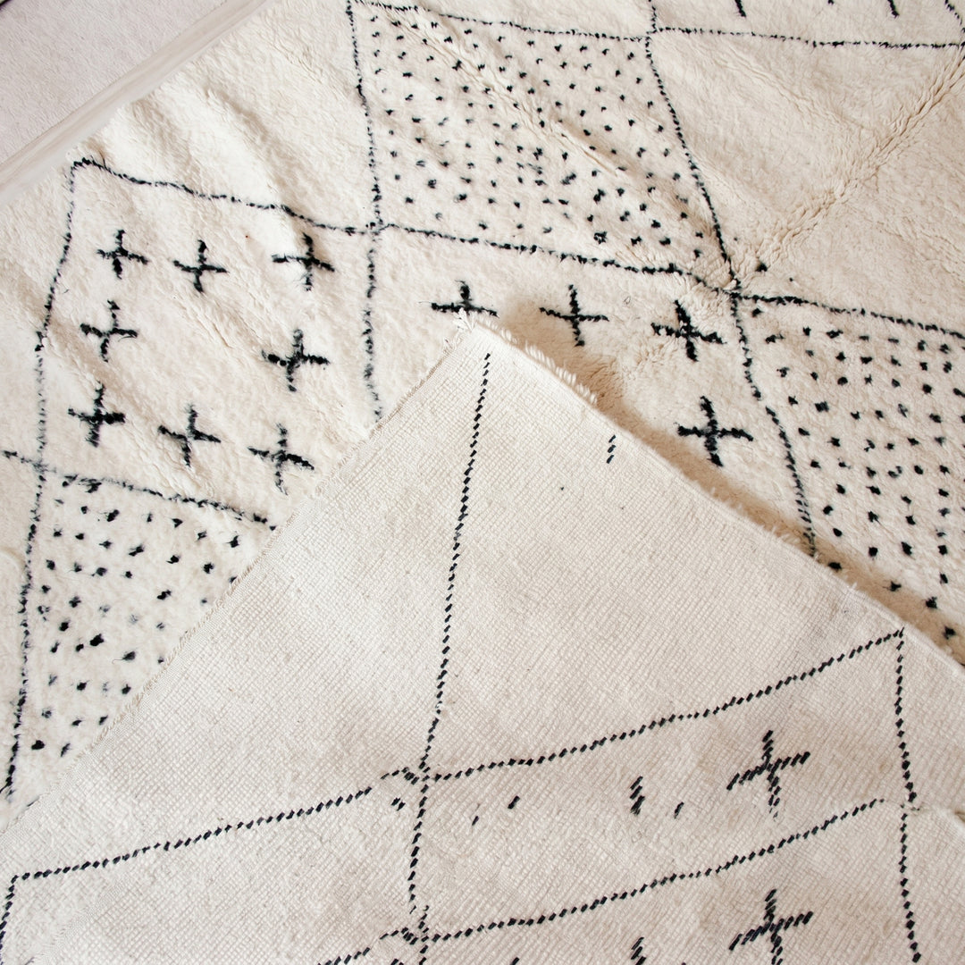 Tapis Beni Ourain sur mesure | Motif géométrique losanges crème et anthracite