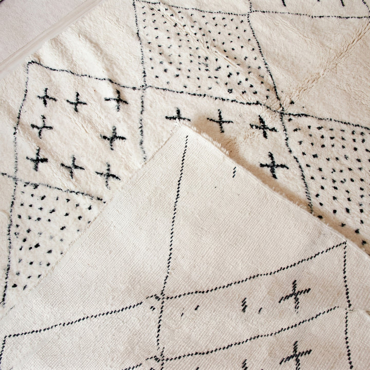 Tapis Beni Ourain sur mesure | Motif géométrique losanges crème et anthracite