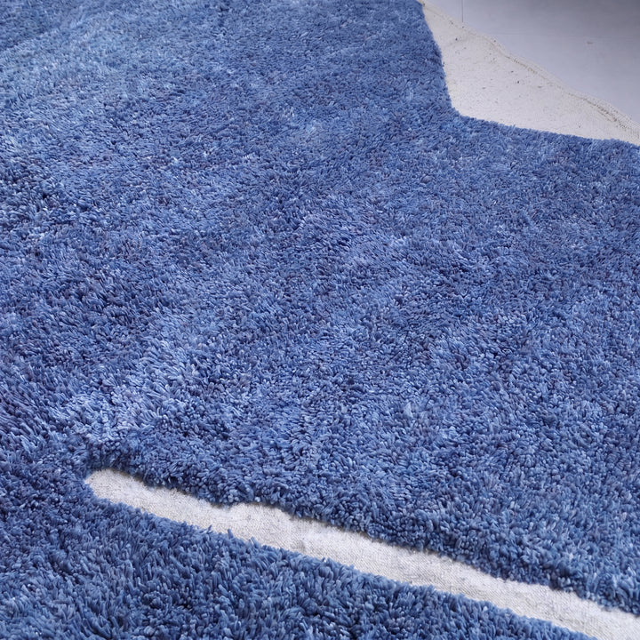 Tapis Beni Ourain personnalisé | Art abstrait en lignes bleu intense