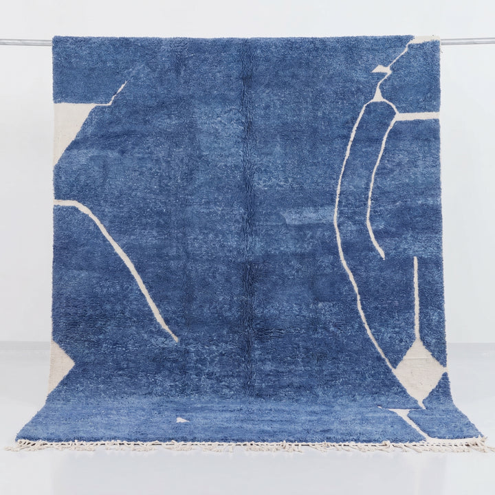 Tapis Beni Ourain personnalisé | Art abstrait en lignes bleu intense