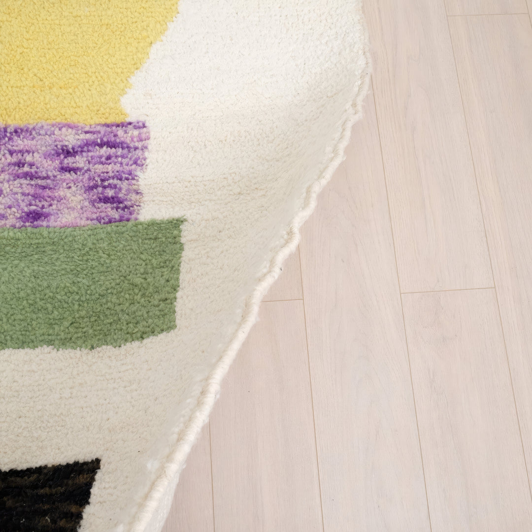 Custom Moroccan Round Rug – Minimalist Cream with Abstract Modern Art