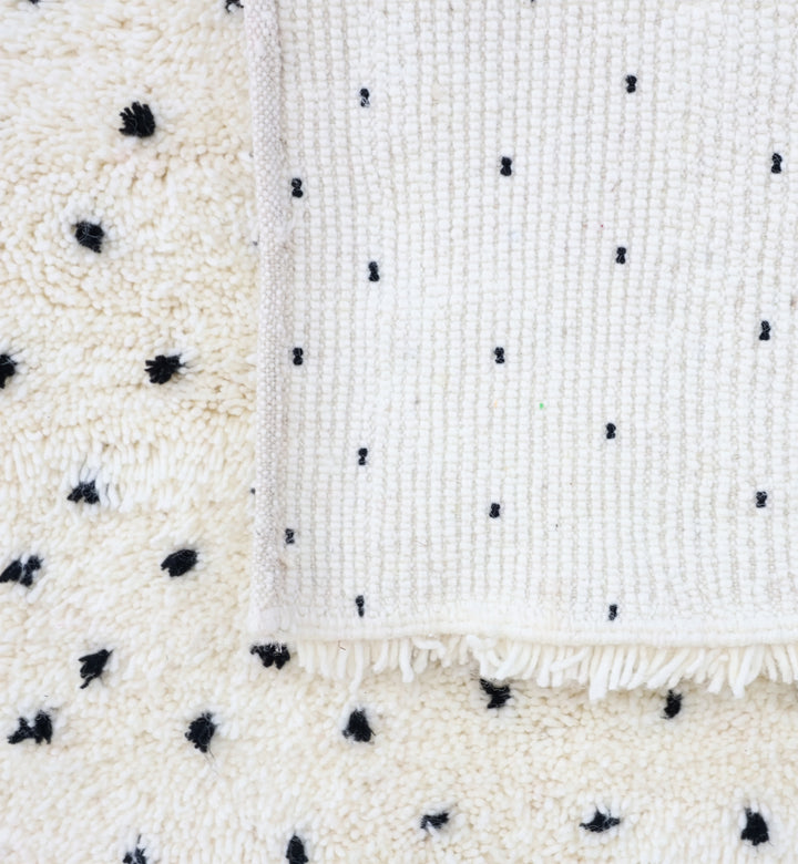 Tapis marocain rond personnalisé – Minimaliste à pois moucheté