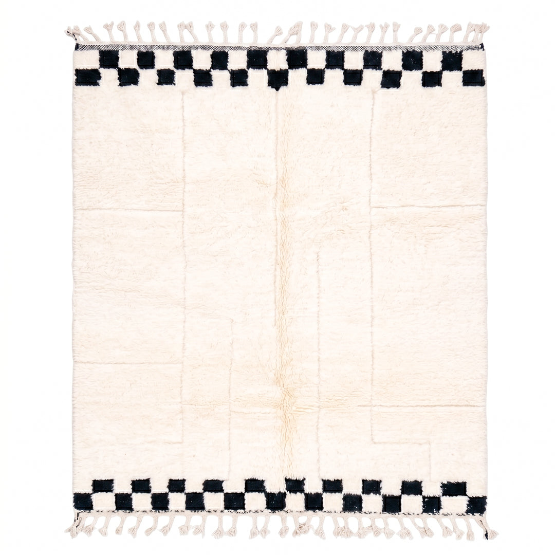 Tapis Beni Ourain sur mesure – Crème naturelle avec bordure à damier noire