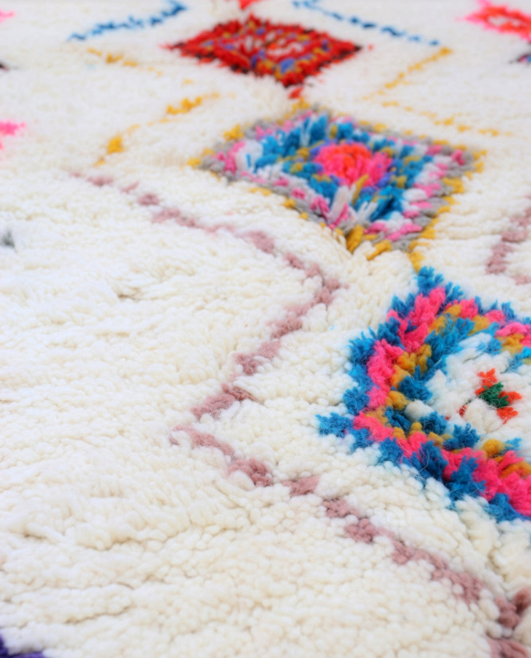 Tapis Azilal Authentique Fait Main – Style Bohème Chameau Marocain Vibrant