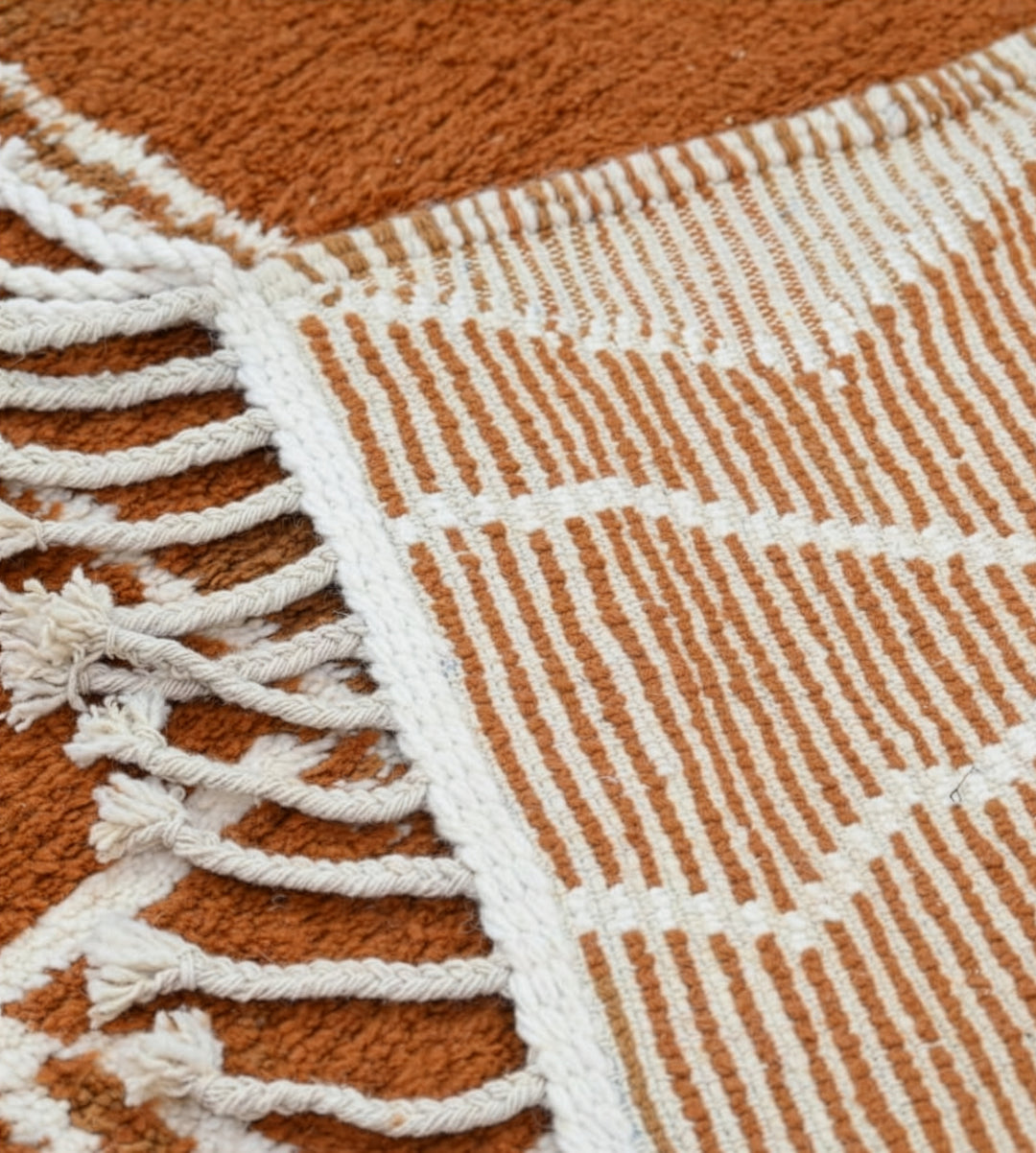 Tapis Beni Ourain sur mesure | Design géométrique abstrait terracotta et crème