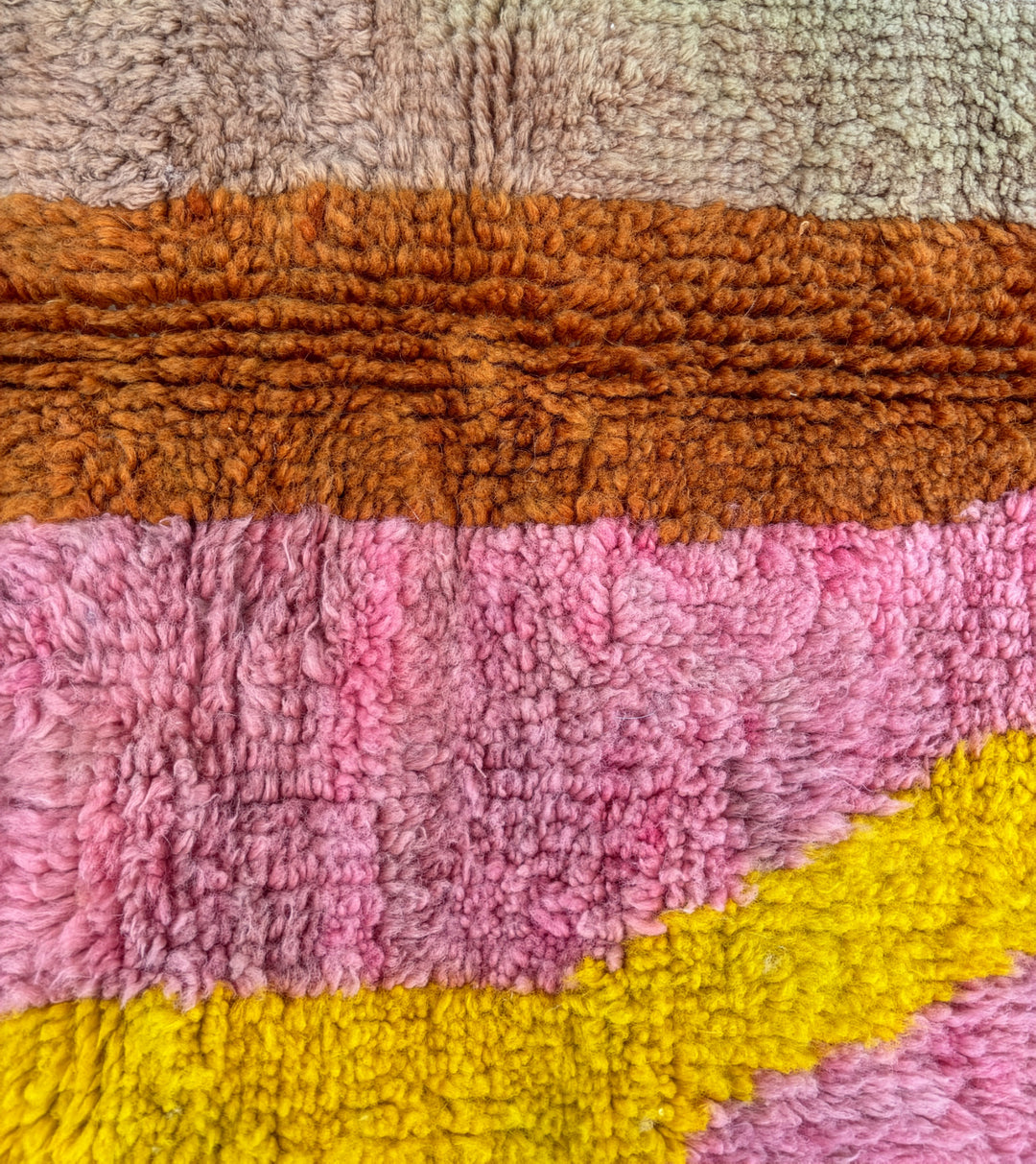 Tapis Beni Ourain sur mesure | Le Sablier Chromatique Vibrant