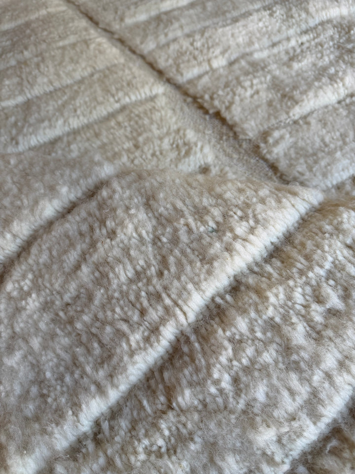 Tapis Beni Ourain sur mesure | Grille texturée en ivoire ton sur ton