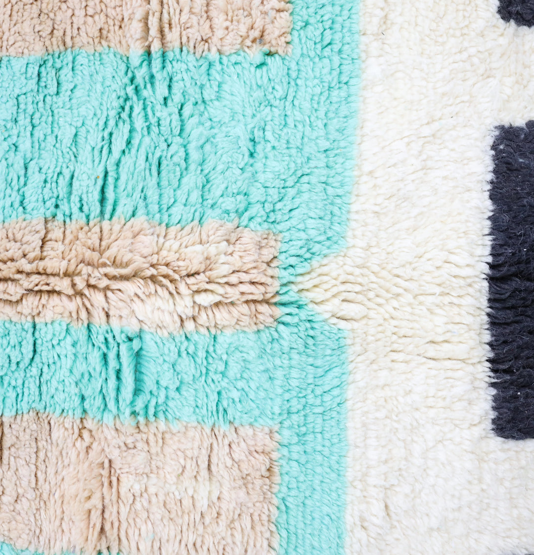Tapis rond marocain sur mesure – Rayures vibrantes vert menthe et sable