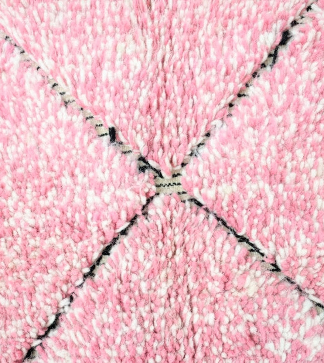 Custom Moroccan Round Rug – Vibrant Pink Diamond Trellis