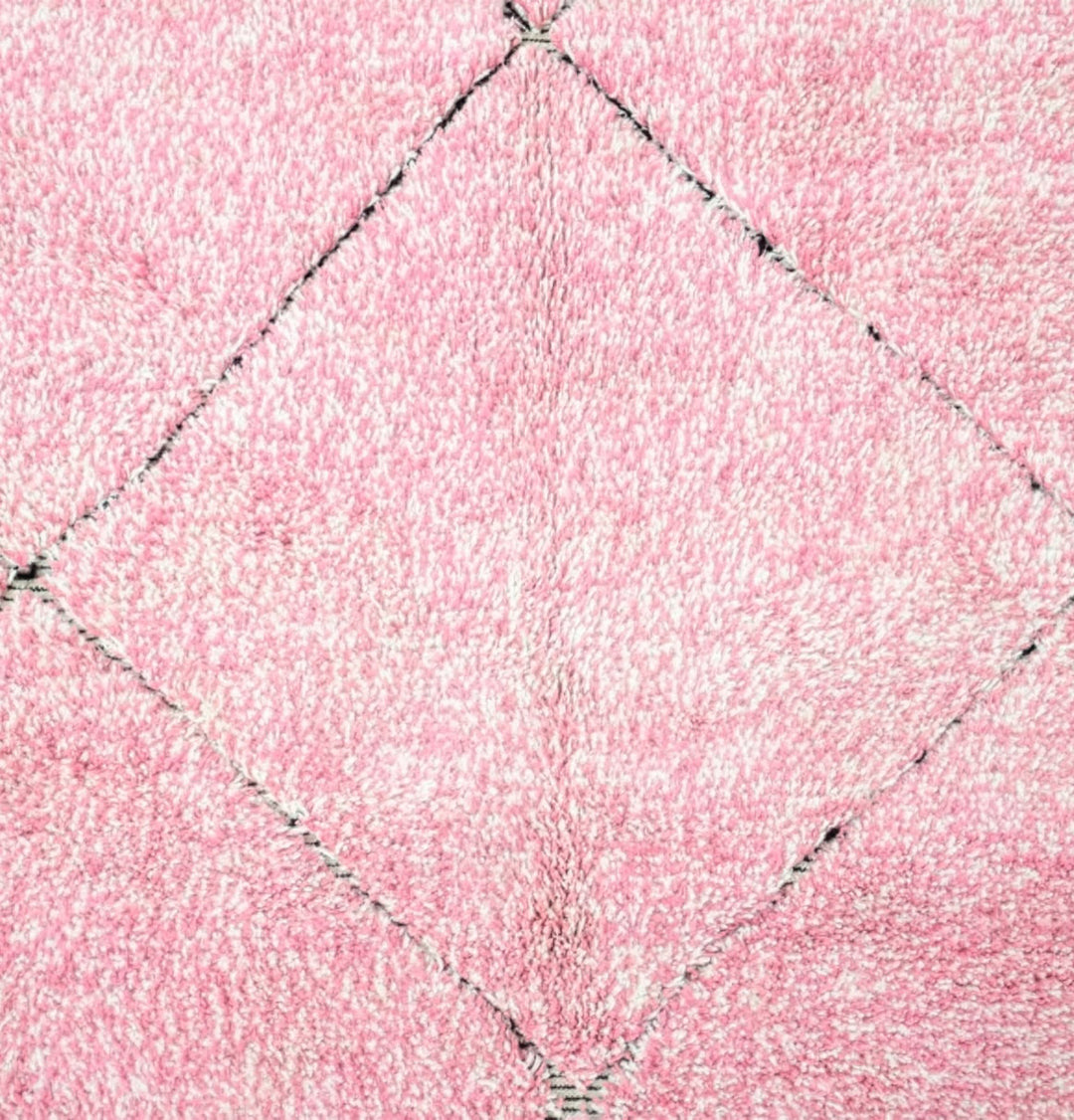 Custom Moroccan Round Rug – Vibrant Pink Diamond Trellis