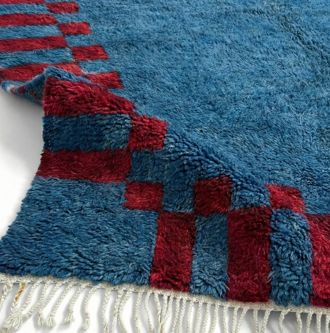 Custom Beni Mrirt Rug | Ocean Blue &amp; Red Checkered Border